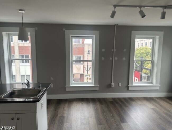 Building Photo - 116 Washington St