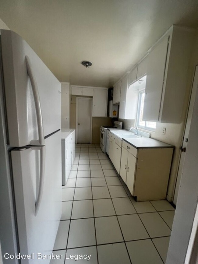 Building Photo - 3 br, 1 bath House - 222 Girard Blvd NE