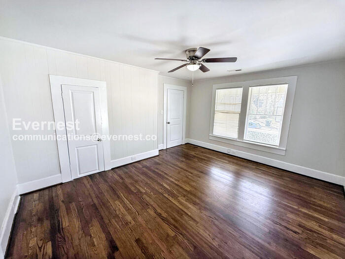 Building Photo - 745 82nd Pl S