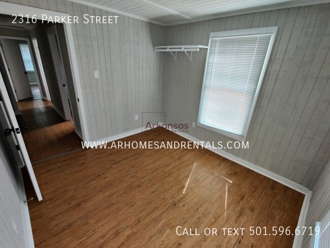 Building Photo - 2316 Parker St
