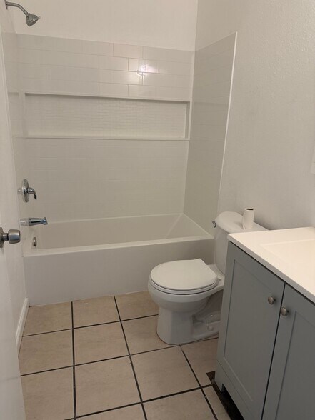 Building Photo - 3001 Radnor Way