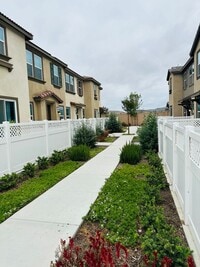Building Photo - Newly Built 3 Bed Condo for Rent in Winche...