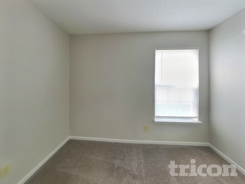 Building Photo - 2414 Summerwood Ln