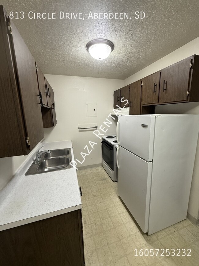 Building Photo - 222 S Greenwood St