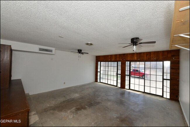 Building Photo - 5534 Oakbriar Cir