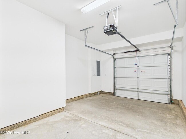 Building Photo - 1251 Shaw View Aly