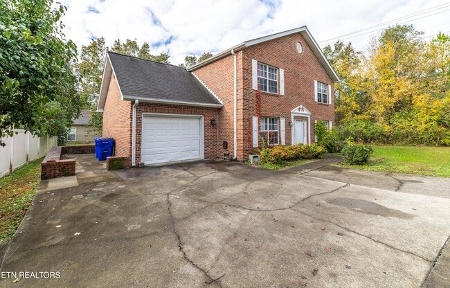 Building Photo - 203 Sweetgum Ln