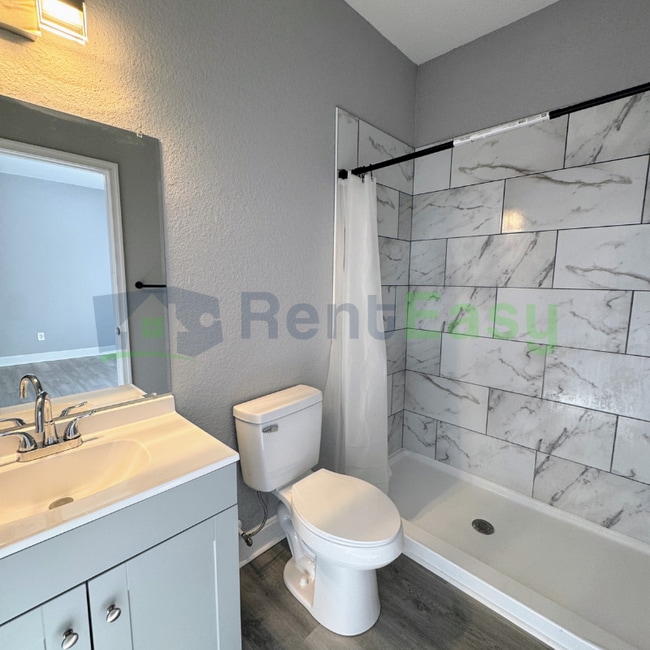 Building Photo - 511 Mason Ave