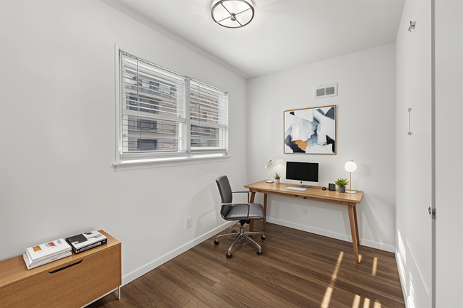 Building Photo - Newly Renovated Home - Steps Away from KU Med