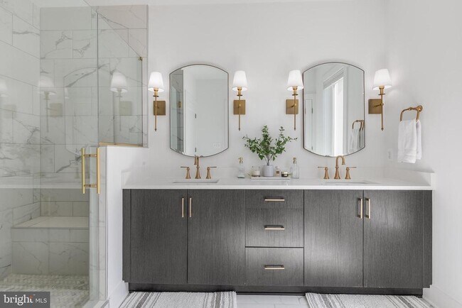 Building Photo - 8201 River Rd