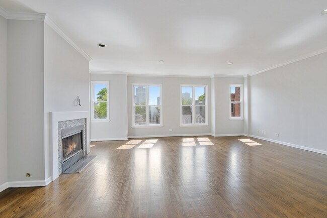 Building Photo - 2632 N Halsted St