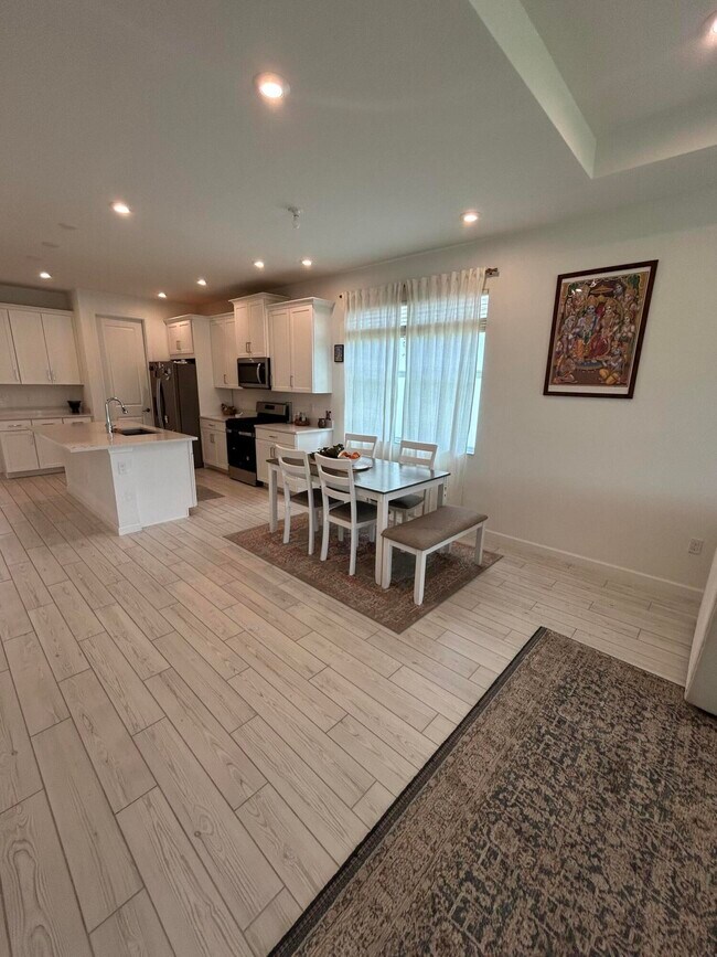 Building Photo - 12808 SW Eleanor Dr