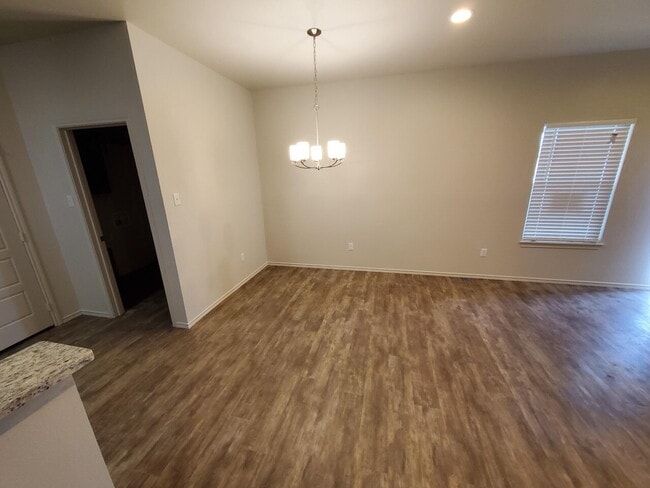 Building Photo - 6, 9 or 12 month Lease! Cooper Schools/ So...