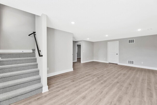 Building Photo - 5378 N Toben Dr