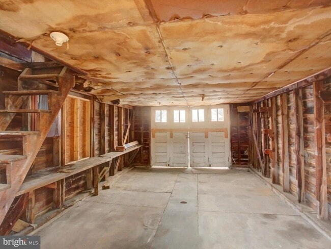 Building Photo - 557 N Franklin St