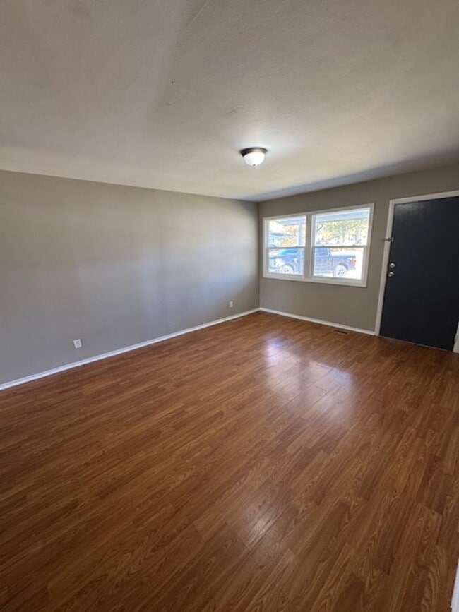 Building Photo - 6335 Bittersweet Dr