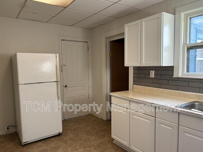 Building Photo - 1308 E North St