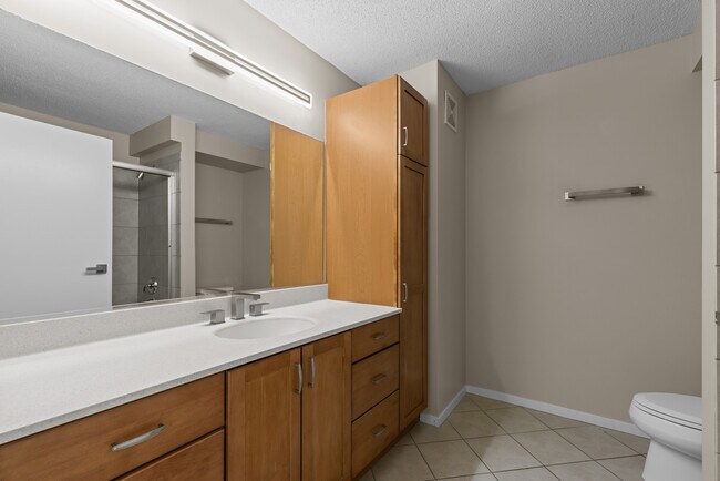 Building Photo - 9715 Woods Dr