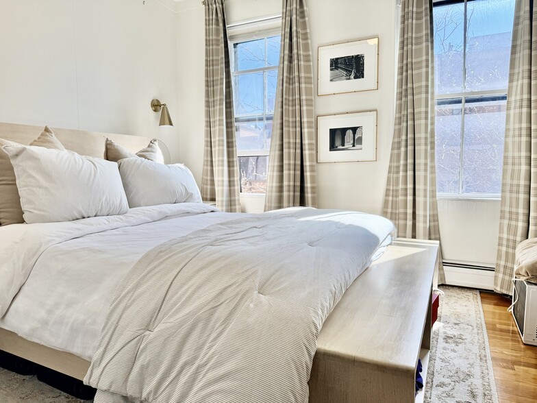 Building Photo - 17 Irving St