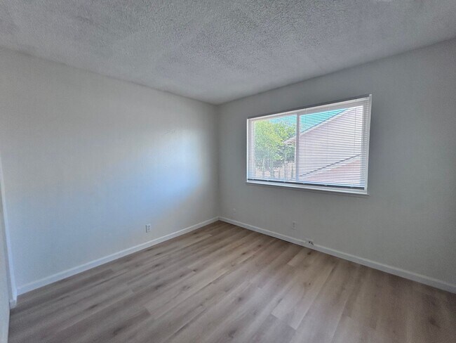 Building Photo - 50 Nedra Ct