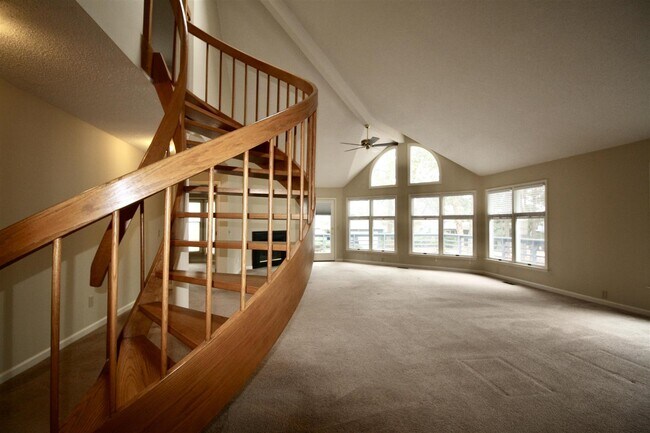 Building Photo - 32 Westlake Pointe Dr