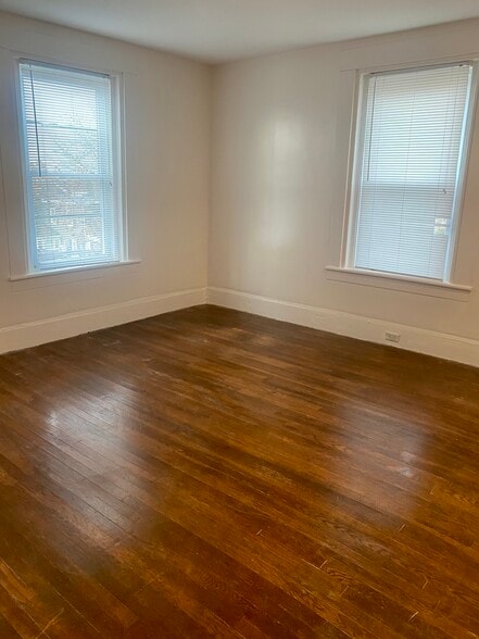 Building Photo - 7 Court St