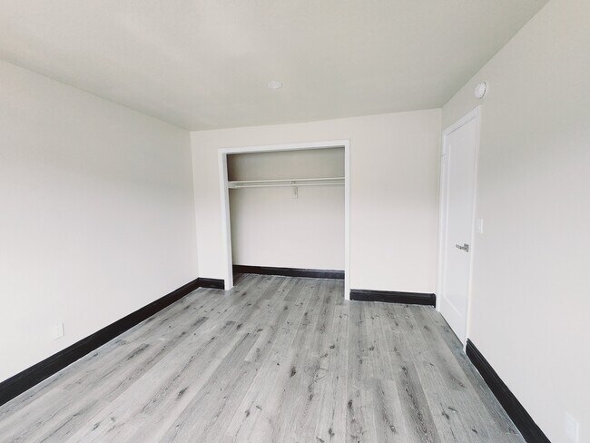 Bedroom 2 - 2162 W Brownwood Ave