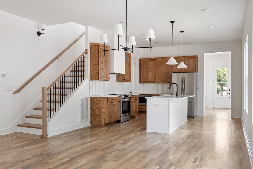 Building Photo - 2830 Clifton Ave