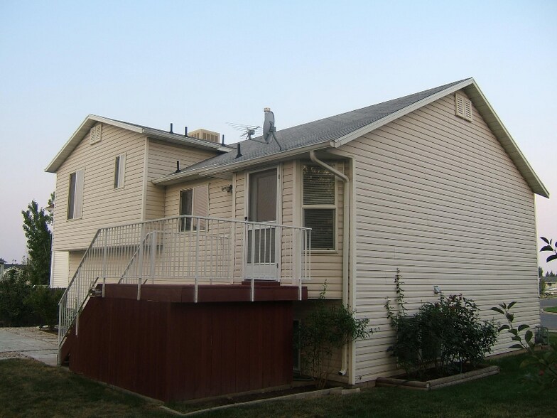 Building Photo - 1482 N 160 W