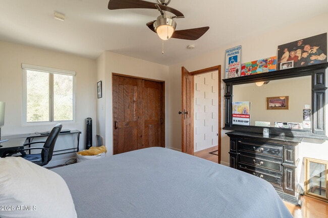 Building Photo - 1902 E Cortez St