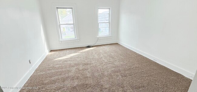 Building Photo - 128 S Rebecca Ave