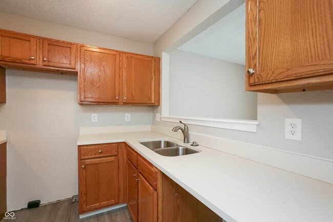Building Photo - 4506 Redcliff S Ln