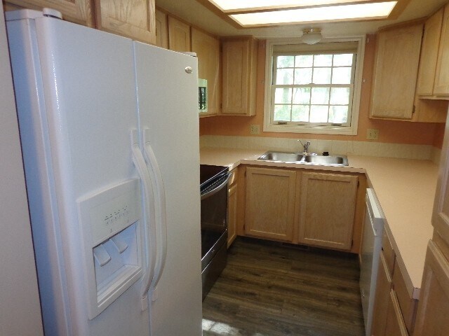 Building Photo - 954 Schneitter Cir