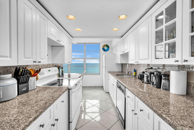 Building Photo - 4280 Galt Ocean Dr