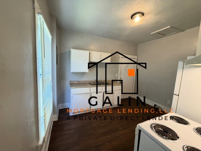 Building Photo - 20 W 54th St