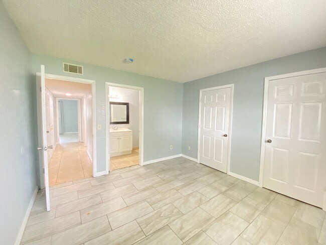 Building Photo - Move in Ready! 3/2 Condo in Altamonte Spri...