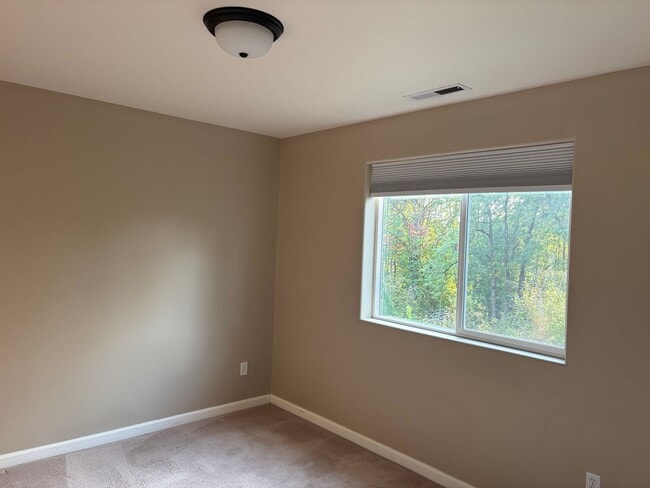 Building Photo - Beautiful 2 Story home in the Desirable Oa...