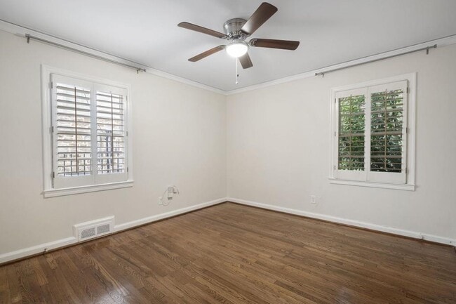Building Photo - 2151 Radcliffe Dr NW