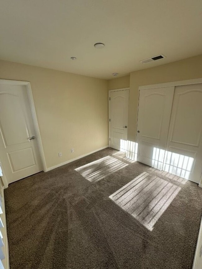 Building Photo - Nor Cal Realty Inc, 3 Bd 3 bth town home with 2 car garage