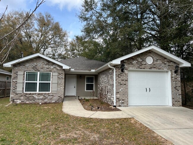 Building Photo - 415 E Field Ave