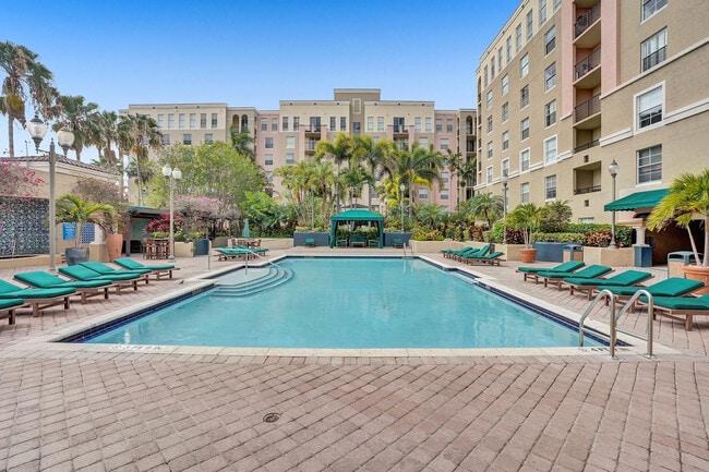 Building Photo - 520 SE 5 Ave