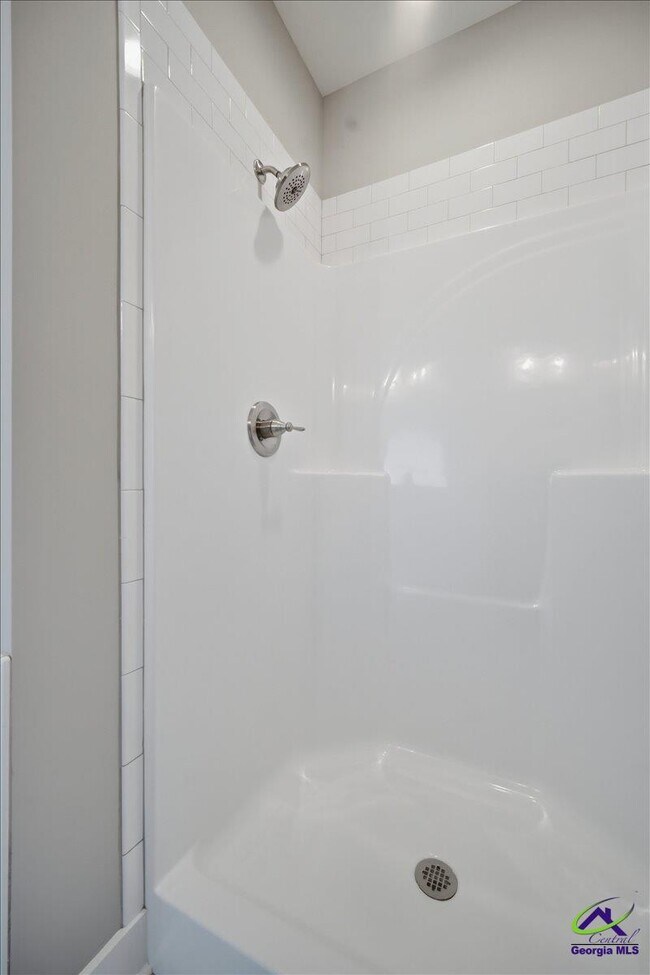 Building Photo - 307 Willowbrook Ln