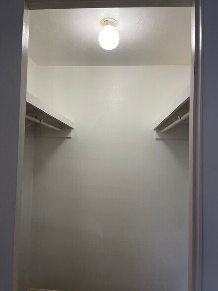 Building Photo - 1205 Vinyard Ct