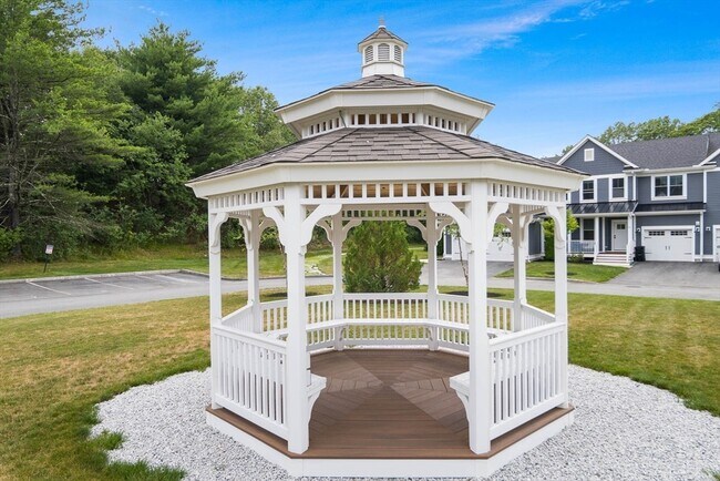 Building Photo - 19 Lily Pond Ln