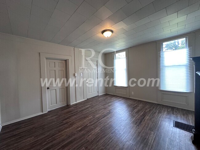 Building Photo - 511 Jackson-