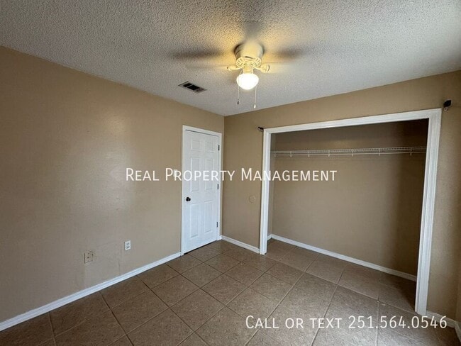Building Photo - 7969 S Pine Springs Dr