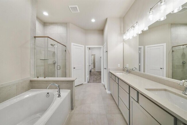 Building Photo - 1547 Crystal Stream Dr