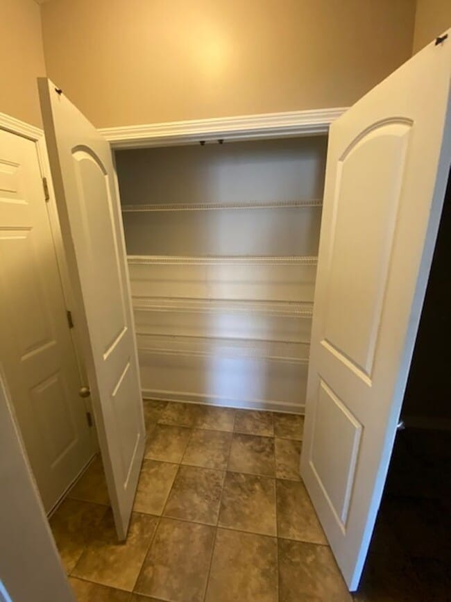 Building Photo - GlenCrossing8803