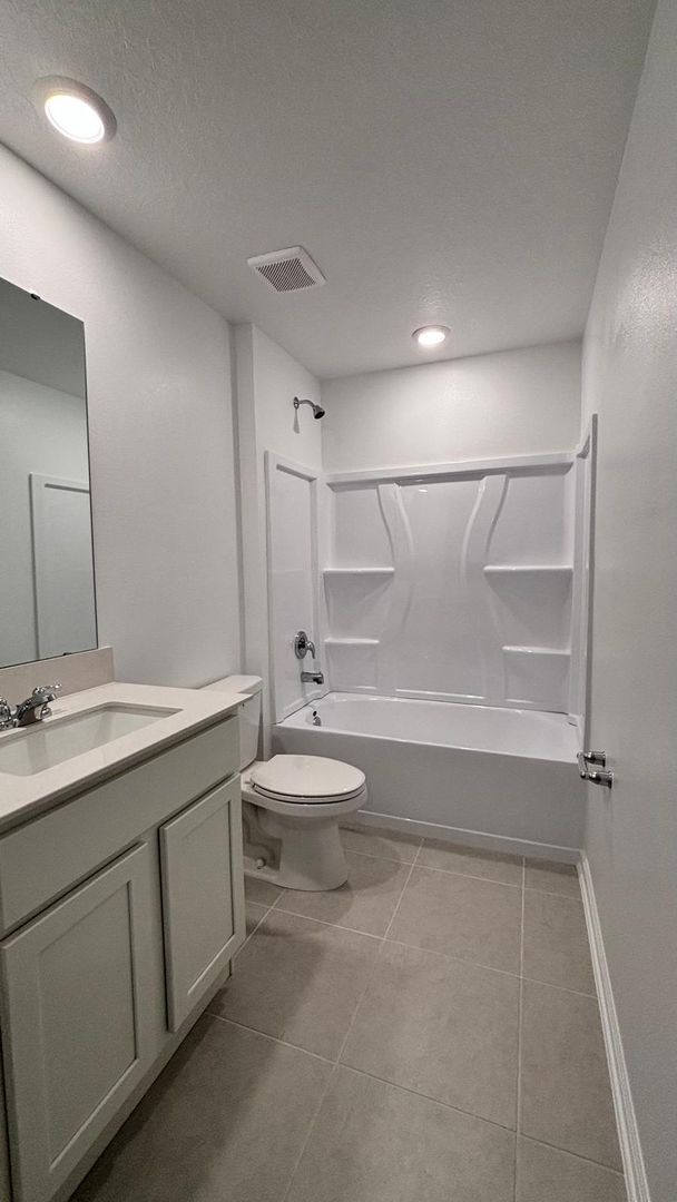 Building Photo - Spacious 5-Bedroom Home Designed for Comfort & Modern Living