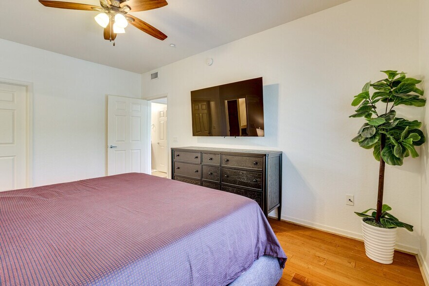 Building Photo - 33550 N Dove Lakes Dr